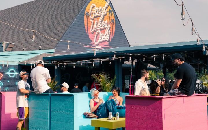 Best Sports Bars in Houston - Space Cowboy