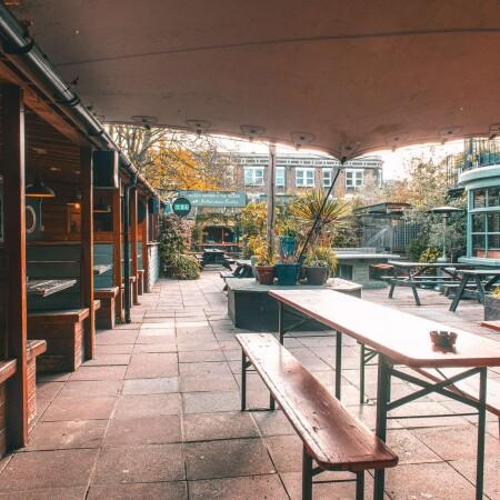 Best Sports Bars in London - The Crooked Billet