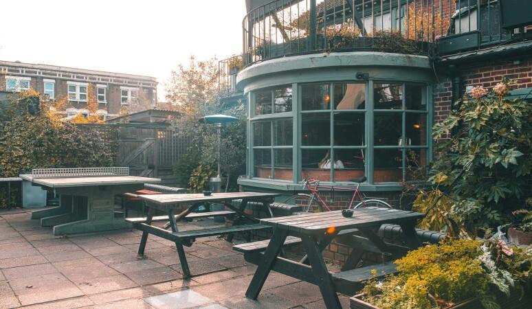 Best Sports Bars in London - The Crooked Billet