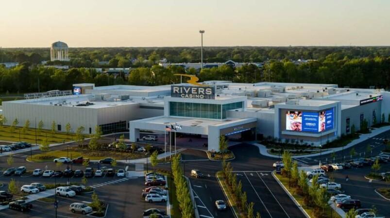 Best Sports Bars in Portsmouth - Topgolf Swing Suite @ Rivers Casino Portsmouth