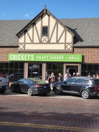 Best Sports Bars in Lubbock - Crickets Grill & Draft House