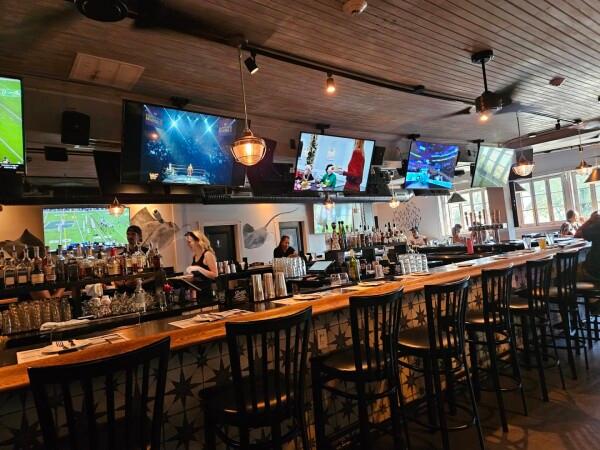 Best Sports Bars in Baltimore - Jimmy's Famous Seafood