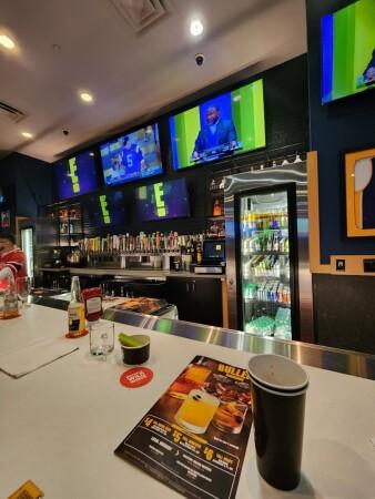 Best Sports Bars in Fresno - Buffalo Wild Wings @ Fresno, Ca