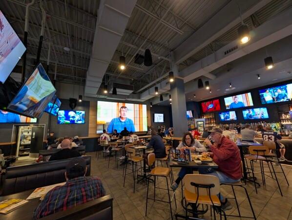 Best Sports Bars in South Portland - Buffalo Wild Wings @ South Portland, Me