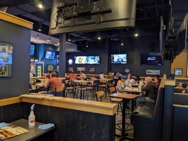 Best Sports Bars in Auburn - Buffalo Wild Wings @ Auburn, Me