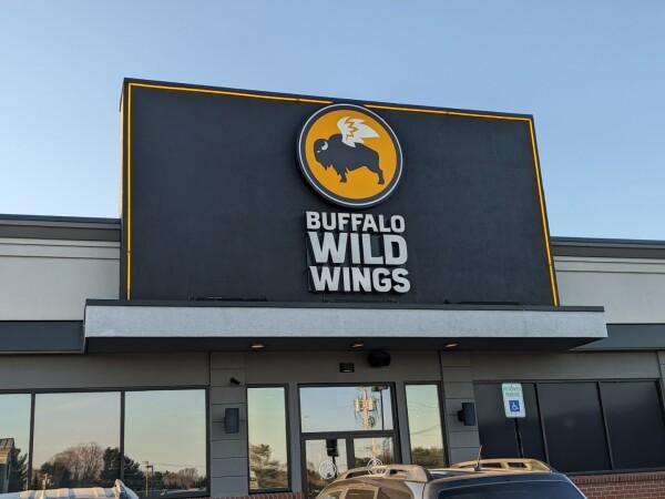 Best Sports Bars in Auburn - Buffalo Wild Wings @ Auburn, Me