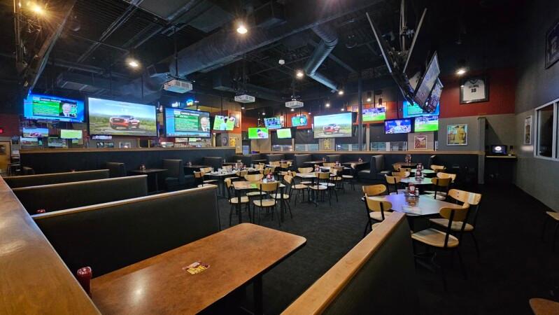 Best Sports Bars in Philadelphia - Buffalo Wild Wings @ Philadelphia, Pa - Roosevelt Blvd.