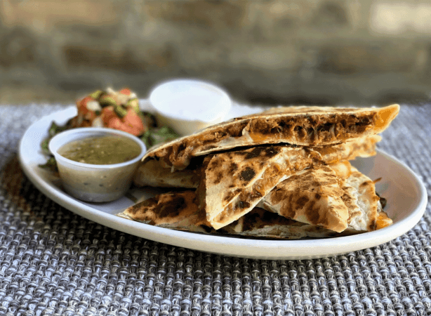 Best Sports Bars in Chicago - Macs Wood Grilled