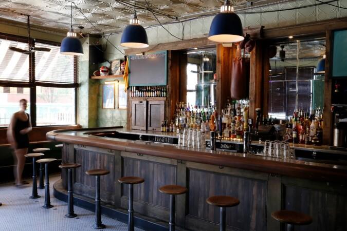 Best Sports Bars in Brooklyn - Roebling Sporting Club