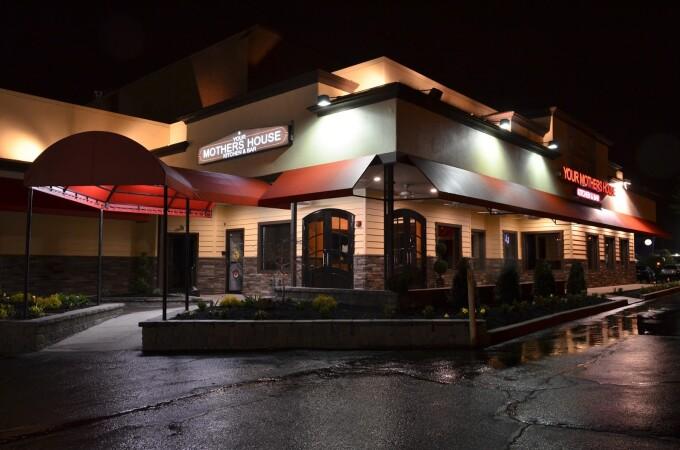 Best Sports Bars in Garden City Park - Your Mothers House