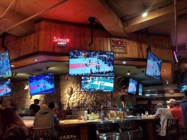 Best Sports Bars in Atlanta - Twin Peaks Restaurant @ Buckhead
