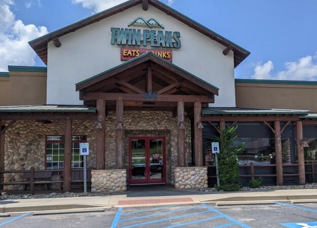 Best Sports Bars in Greenville - Twin Peaks Restaurant @ Greenville