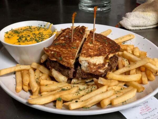 Best Sports Bars in Hialeah - Sports Grill @ Miami Lakes