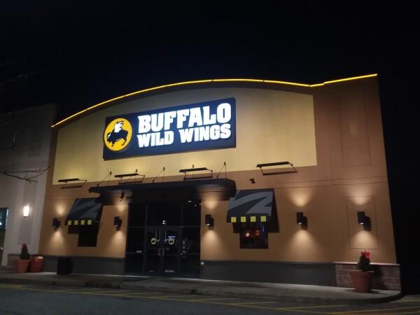 Best Sports Bars in Rochester - Buffalo Wild Wings @ Rochester, Nh