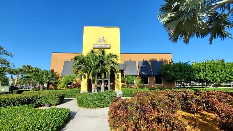 Best Sports Bars in Wellington - Buffalo Wild Wings @ Wellington, Fl
