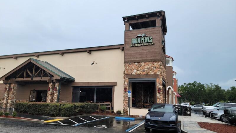 Best Sports Bars in Orlando - Twin Peaks Restaurant @ I Drive