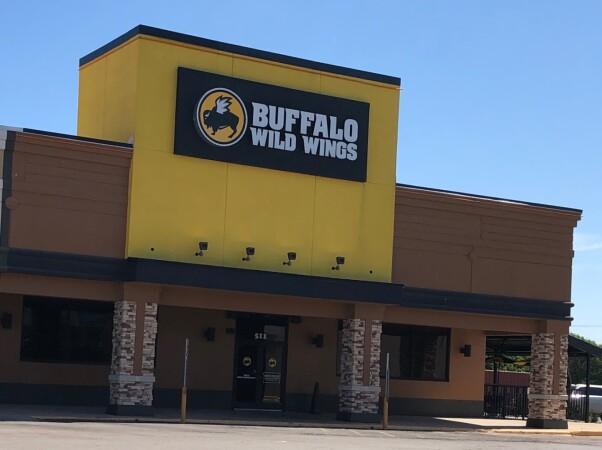 Best Sports Bars in Brownwood - Buffalo Wild Wings @ Brownwood, Tx