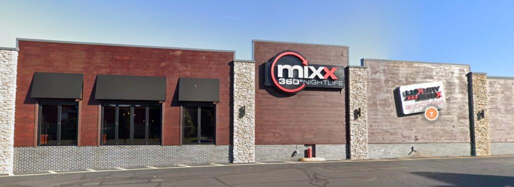 Best Sports Bars in Malden - Luxury Boxx Sports Bar