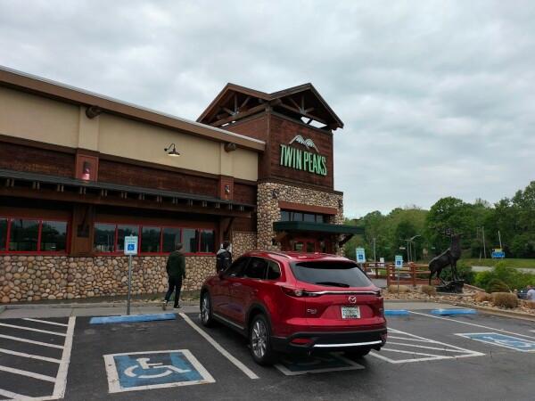 Best Sports Bars in Knoxville - Twin Peaks Restaurant @ Knoxville