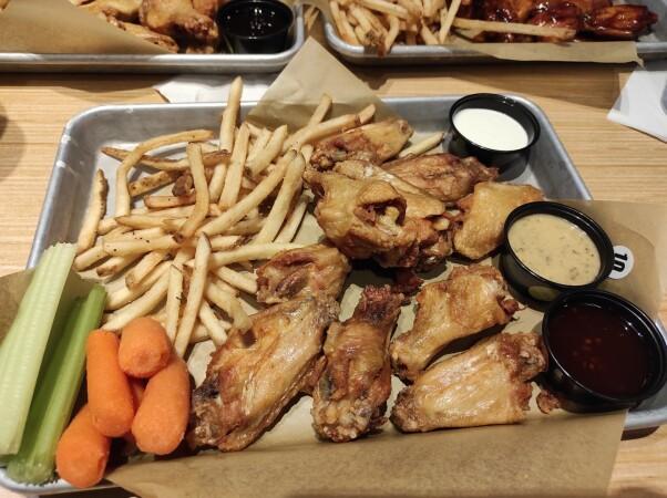 Best Sports Bars in West Palm Beach - Buffalo Wild Wings @ West Palm Beach, Fl