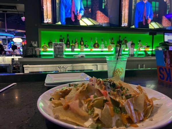 Best Sports Bars in Los Angeles - Dave & Busters @ Los Angeles/Hollywood