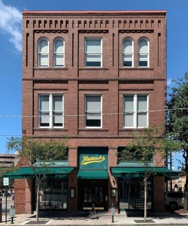 Best Sports Bars in Tampa - Hattricks