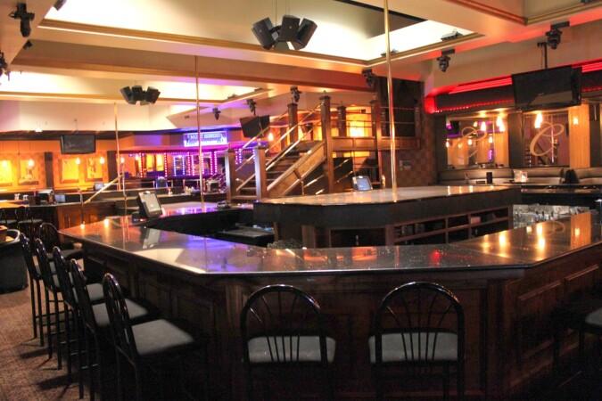 Best Sports Bars in Pittsburgh - Cheerleaders @ Pittsburgh
