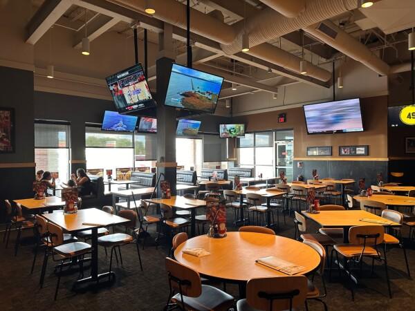 Best Sports Bars in Greenwood - Buffalo Wild Wings @ Greenwood, In - Country Line Rd.
