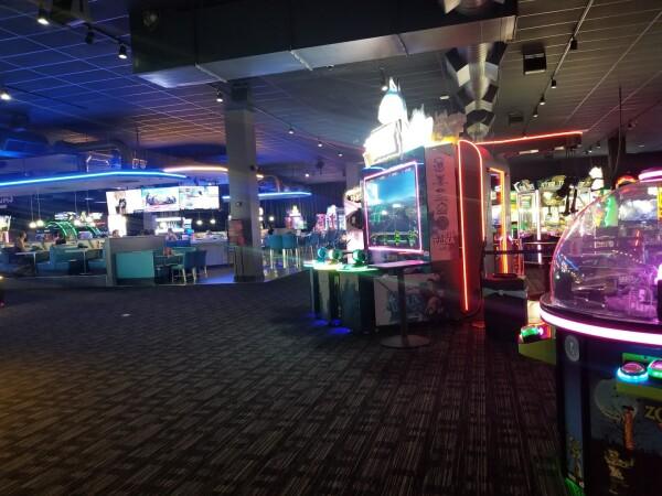 Best Sports Bars in Phoenix - Dave & Busters @ Phoenix/Scottsdale