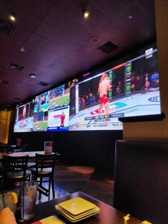 Best Sports Bars in Phoenix - Dave & Busters @ Phoenix/Scottsdale