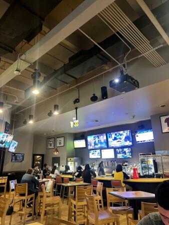 Best Sports Bars in Miami - Buffalo Wild Wings @ Miami, Fl - Dolphin Mall