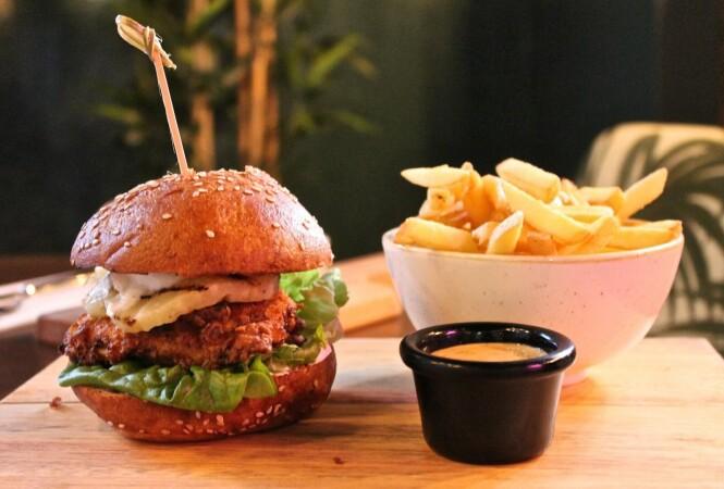 Best Sports Bars in London - Leadbelly's Bar & Kitchen