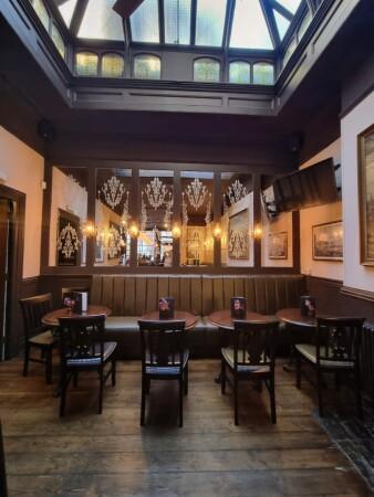 Best Sports Bars in Barbican - Sutton Arms EC1