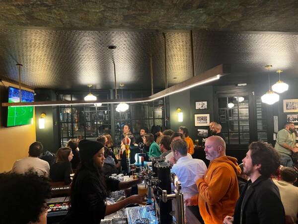 Best Sports Bars in Paris - The Blossom Arms