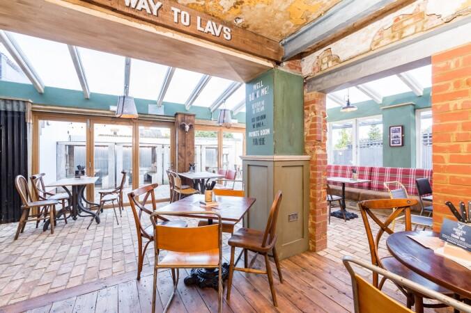 Best Sports Bars in Hitchin - The Radcliffe Arms