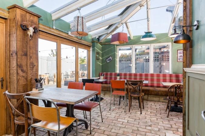 Best Sports Bars in Hitchin - The Radcliffe Arms