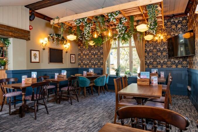 Best Sports Bars in Bedford - King William IV