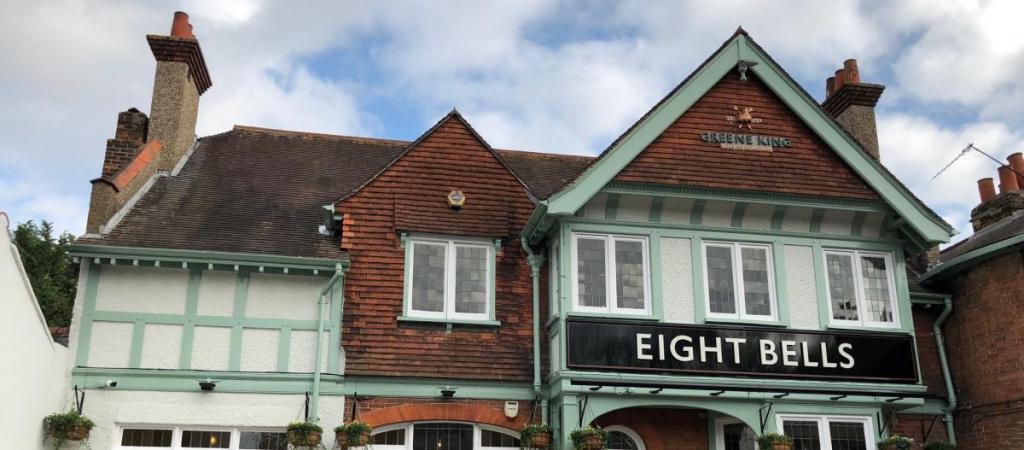 Best Sports Bars in Epsom - Eight Bells