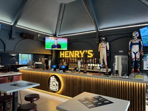 Best Sports Bars in Brigg - Henry's Sports Bar
