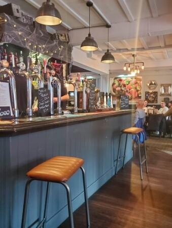 Best Sports Bars in East Grinstead - The Crown