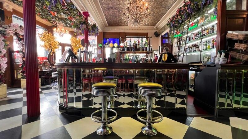Best Sports Bars in London - Duchess Belle