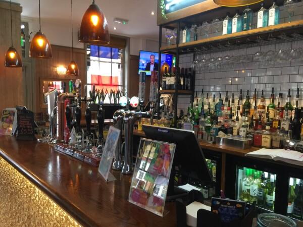 Best Sports Bars in London - Griffin Belle