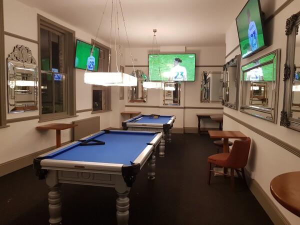 Best Sports Bars in London - Griffin Belle