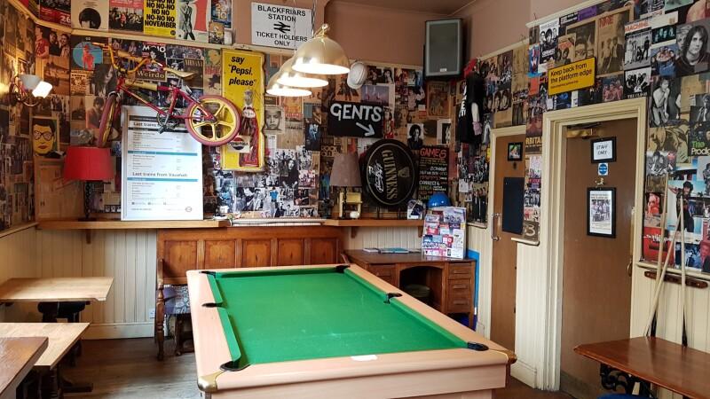 Best Sports Bars in London - Griffin Belle