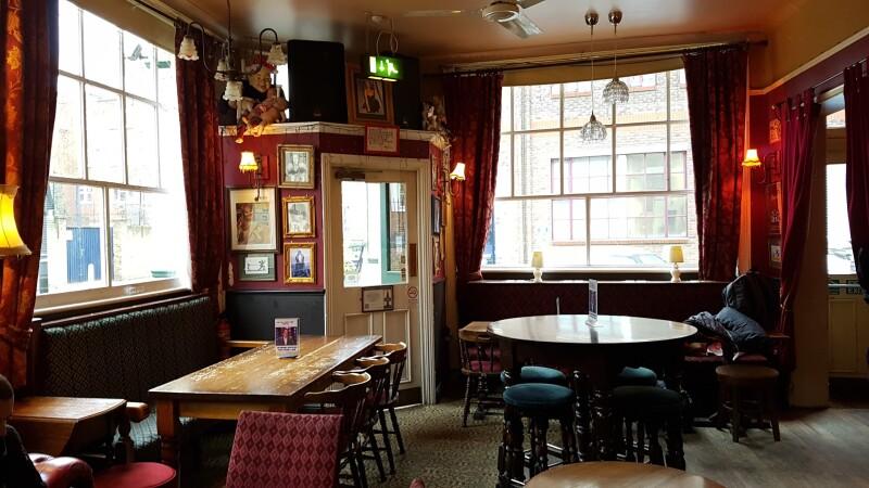 Best Sports Bars in London - Griffin Belle