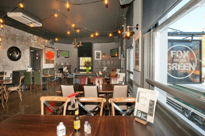 Best Sports Bars in Islington - Fox On The Green Islington London