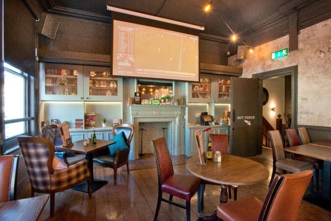 Best Sports Bars in Islington - Fox On The Green Islington London