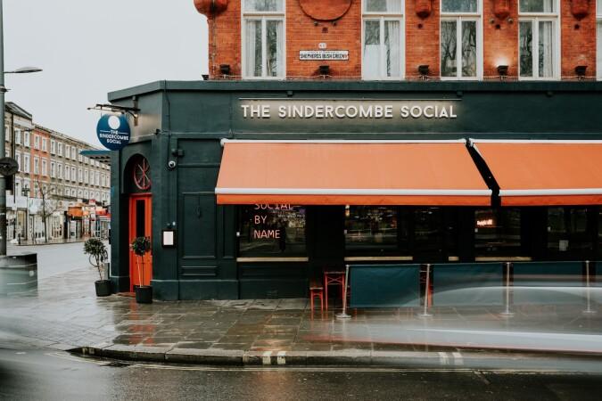 Best Sports Bars in SHEPHERDS BUSH - Sindercombe Social