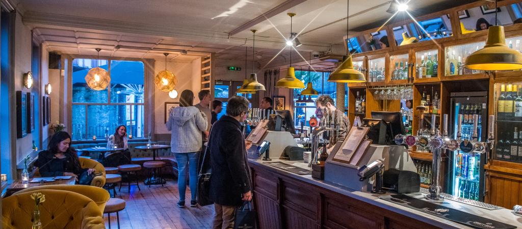 Best Sports Bars in LONDON - Falcon