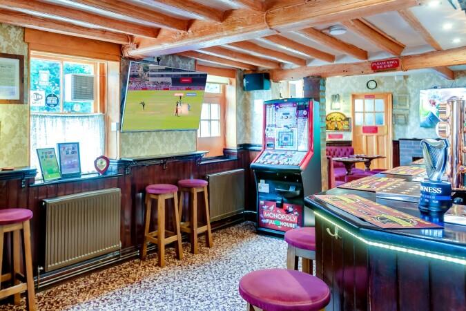 Best Sports Bars in St Albans - The Black Boy